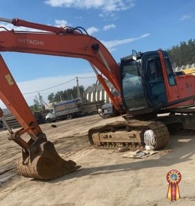 Экскаватор гусеничный в аренду