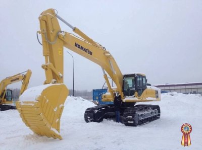 Гусеничный экскаватор Komatsu PC400.